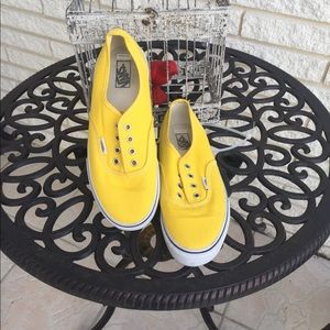 Vans shoes without the laces